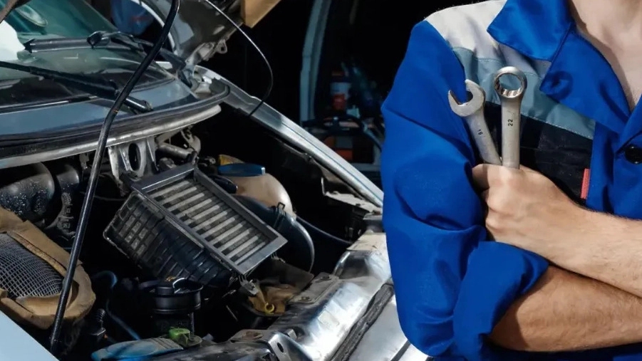 New mechanic, repairing all kinds of Chinese cars in Tehran