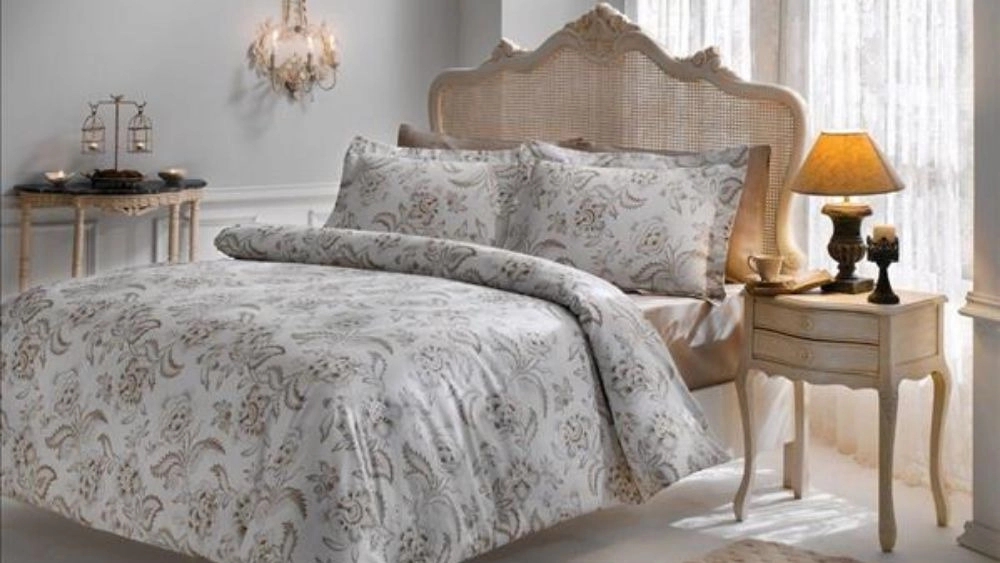 Eshrafi store, selling all kinds of sleep products in Kerman
