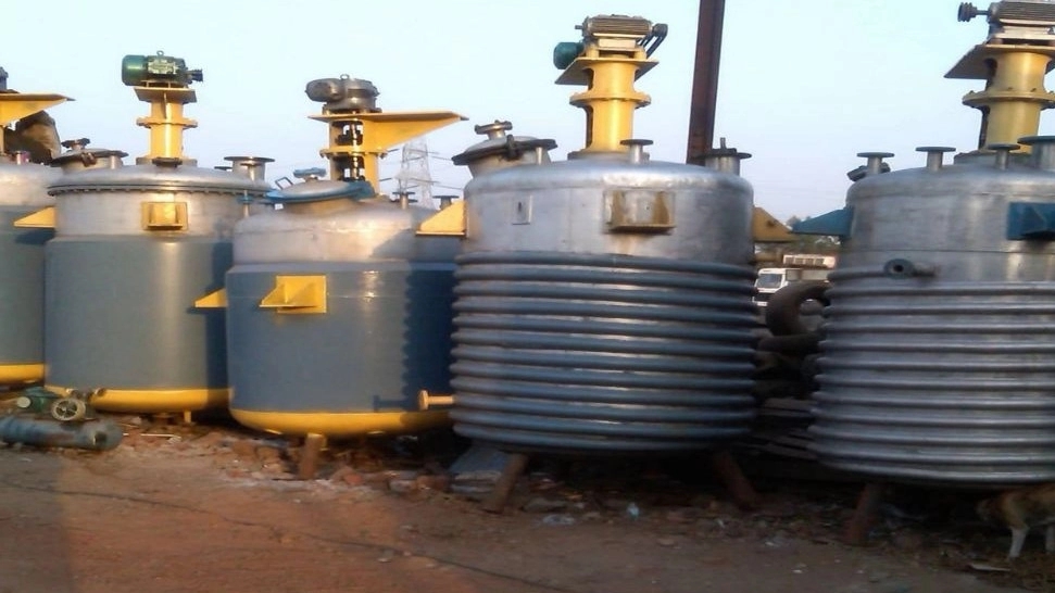 Faraz Makhzhan Industrial Group, production of steel reactor, tank and mixer in Shahriar, Tehran