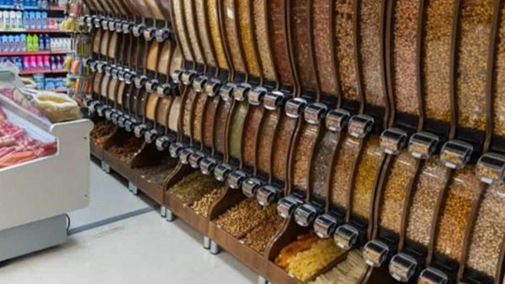 Dry fruit stands for sale in Isfahan