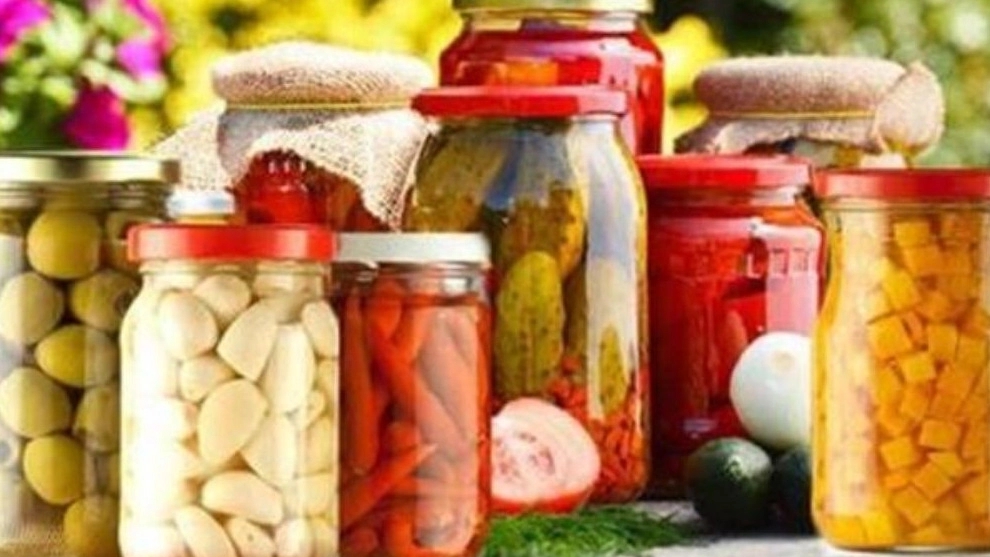 Kodbano's home products, production and sale of pickles in Behshahr