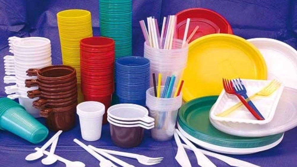 Mimar Plus, selling disposable dishes in Isfahan