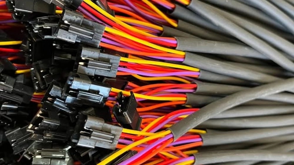 Aydin socket store, selling all kinds of wired connectors, wire press cutting services in Tabriz