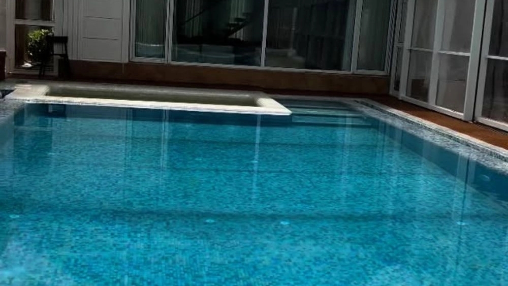 Roya Ashtrak Simin Company, design, implementation and construction of swimming pools in Karaj