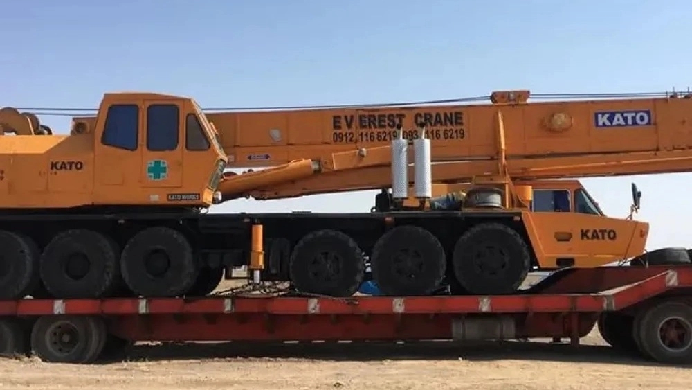 Everest Crane, rent all kinds of light and heavy cranes in Tehran