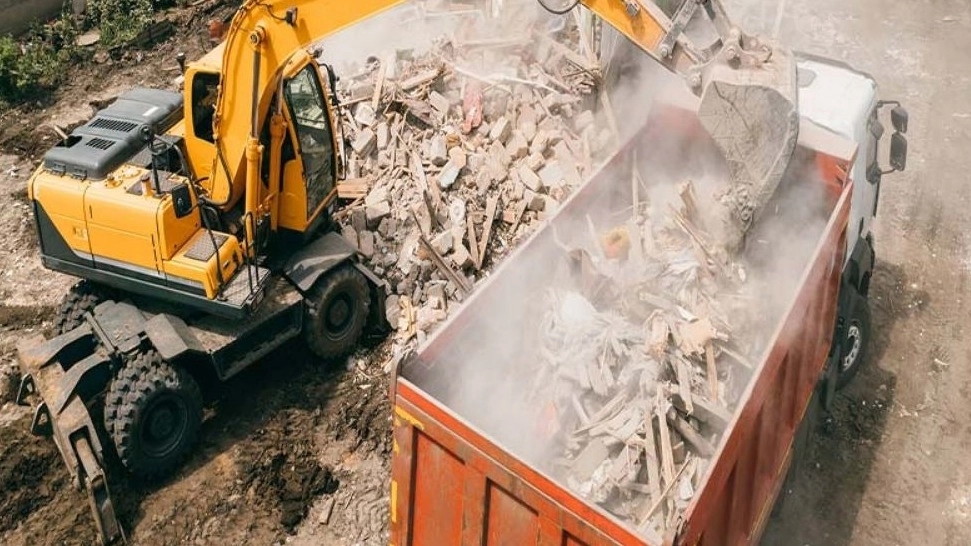 Naghipur construction waste, garbage and materials transportation services in Saadat Abad, Tehran