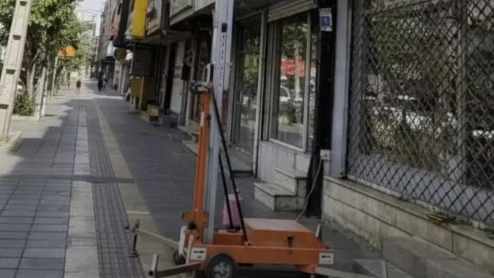 Renting a lift in Tehran