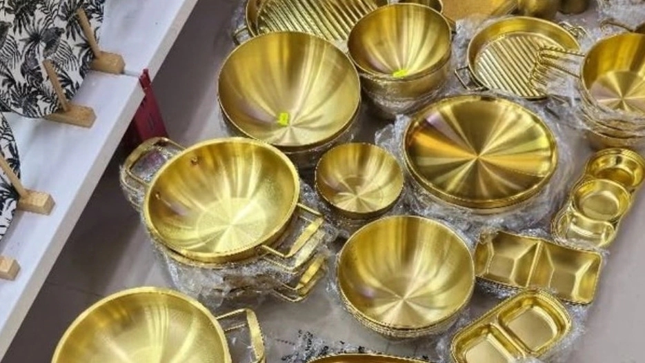Qasr Plastic, selling Plasco and kitchen appliances in Hamedan