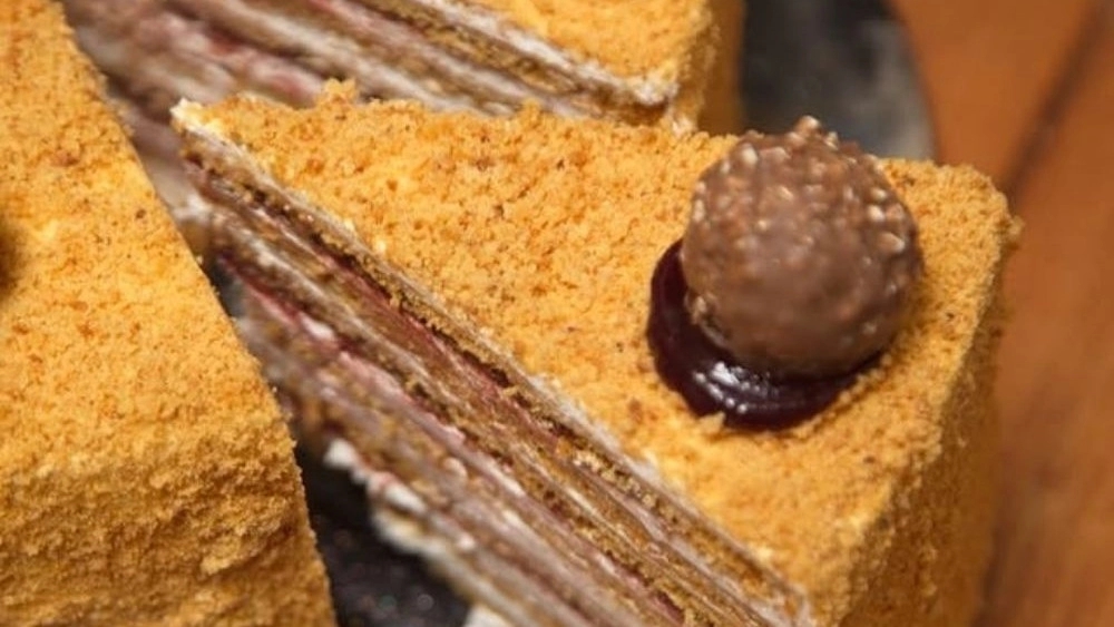 The school of food industry of Fondz, teaching all kinds of cakes, sweets and food in Behshahr, Mazandaran