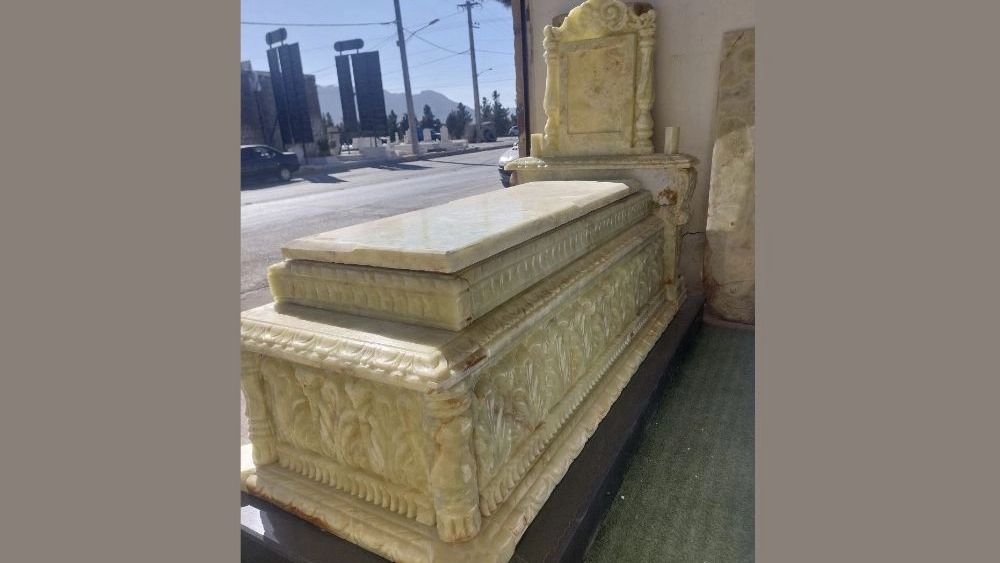 Sale of tombstones and shipping all over the country