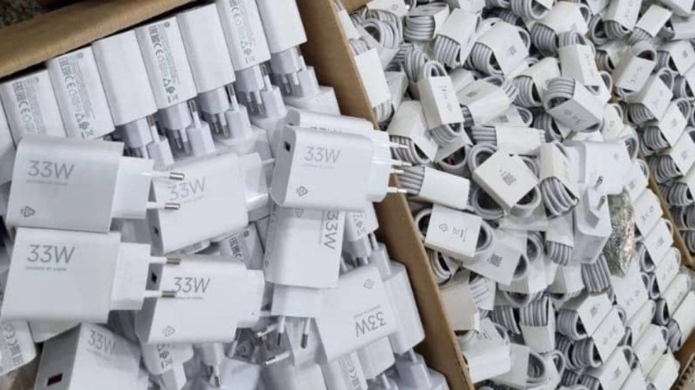 Home store, distribution and wholesale of mobile accessories in Sanandaj