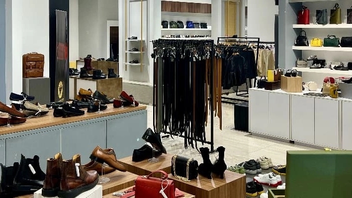 Surprise, clothing and home appliance sales in Tehran