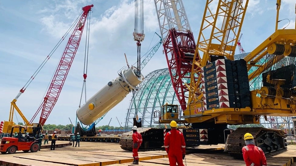 Atlas Parsian Crane Company, design and manufacture of floor and cargo cranes in Isfahan