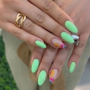 Neil Beauty Hamidah, providing all kinds of nail planting and training services in Rasht
