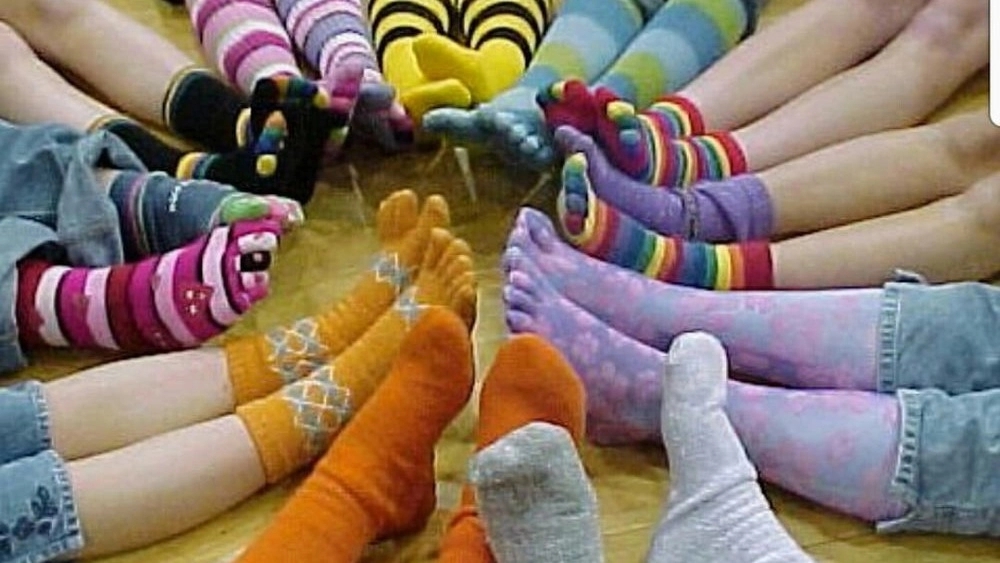 Sadeghi store, production and distribution of men's socks in Tehran
