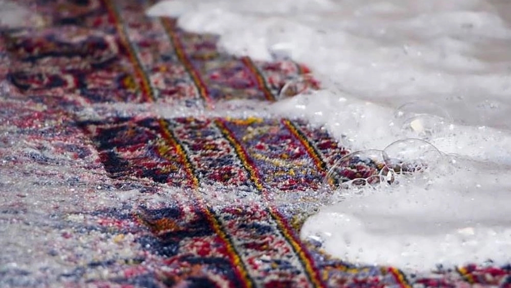 One-stop carpet cleaning, washing all types of sofas, carpets and sleepers in Bushehr