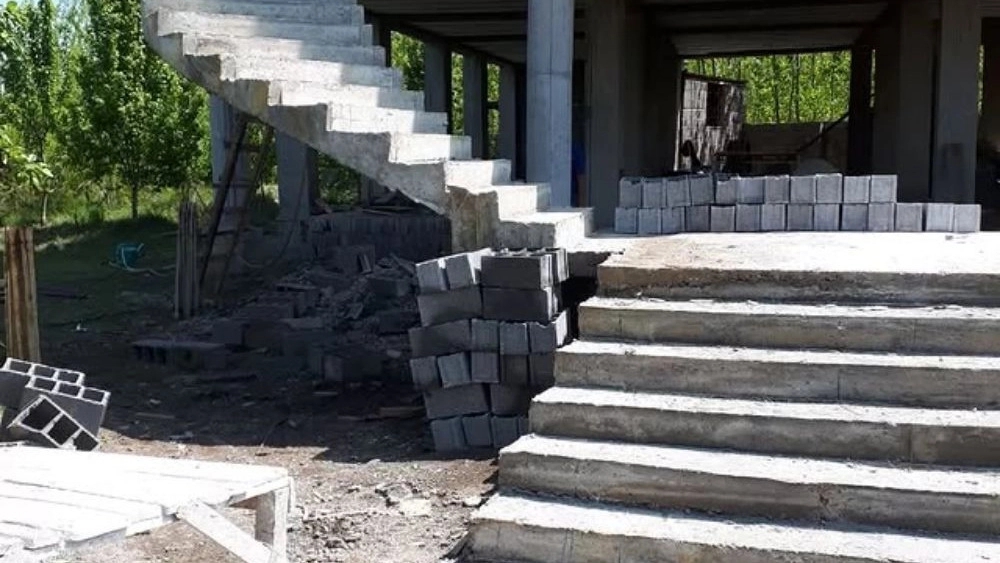 Execution of all kinds of round concrete stairs in Gilan