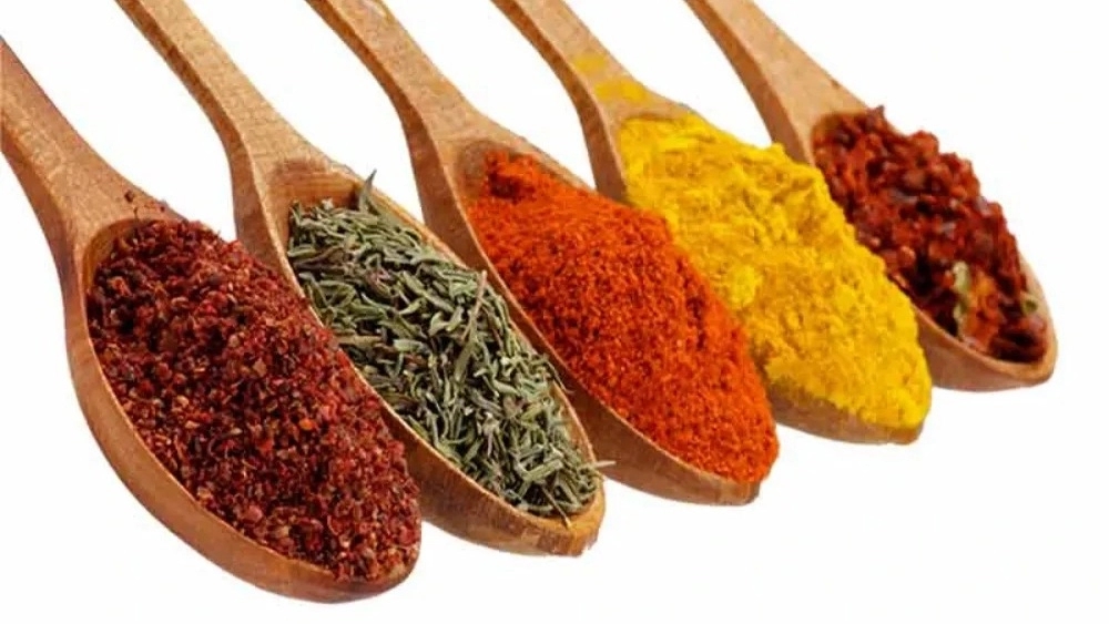 Zhou Spice, selling organic mixed spices and dried fruits in Tehran