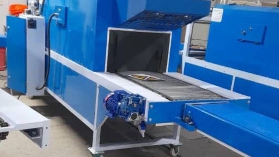 Aria Sanat Kavir Company, production of food packaging machine in Yazd