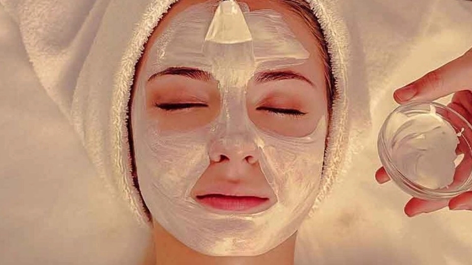 Mojgan facial, skin cleansing services and training in Rasht