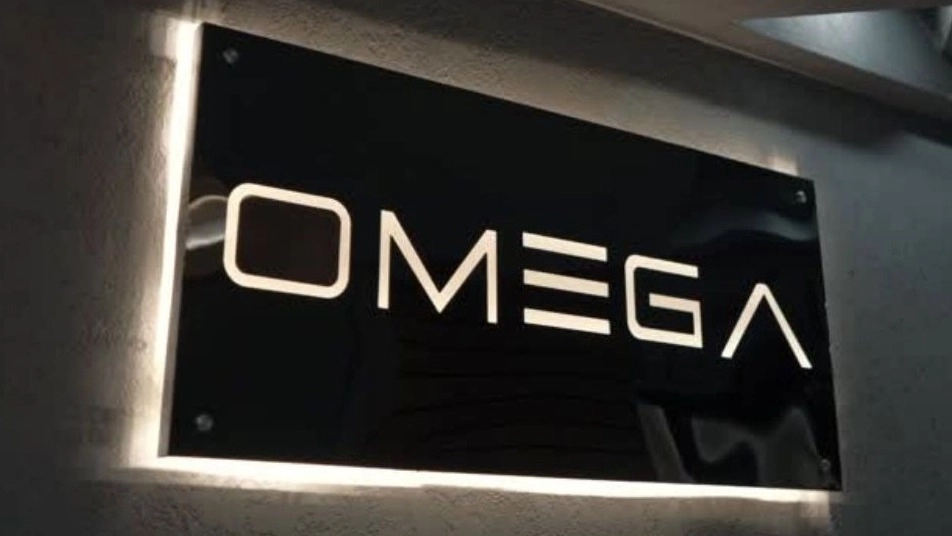 Omega breakfast cafe, serving a variety of omelets with drinks and cakes of the day in Qazvin