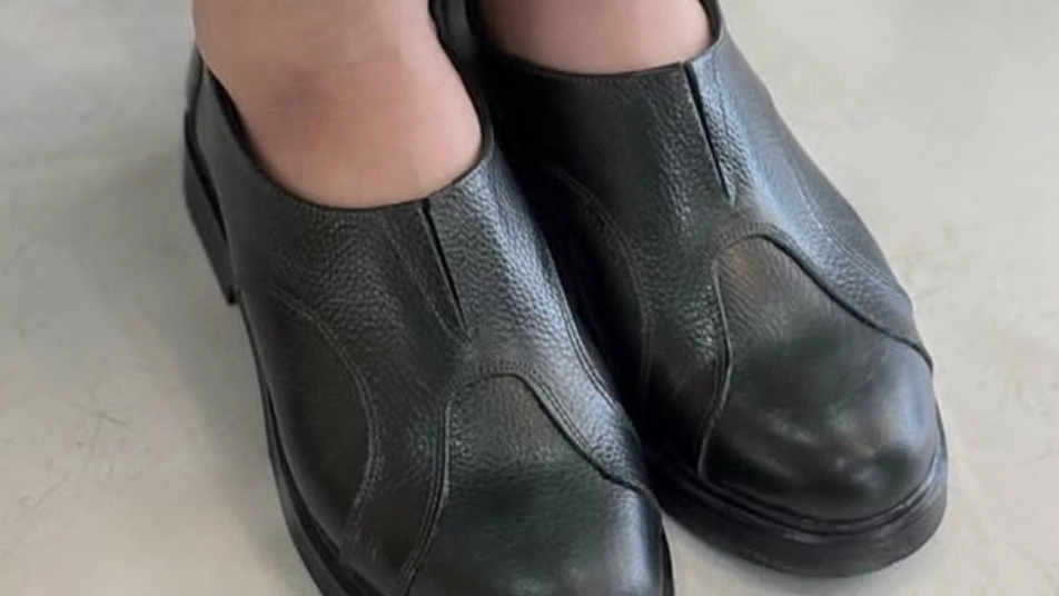 Dina leather production, production and distribution of leather shoe bags in Ahvaz