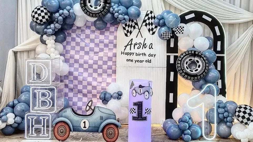 Colorful store, sale of birthday themes, performance design and balloon arrangement in Astana Ashrafieh