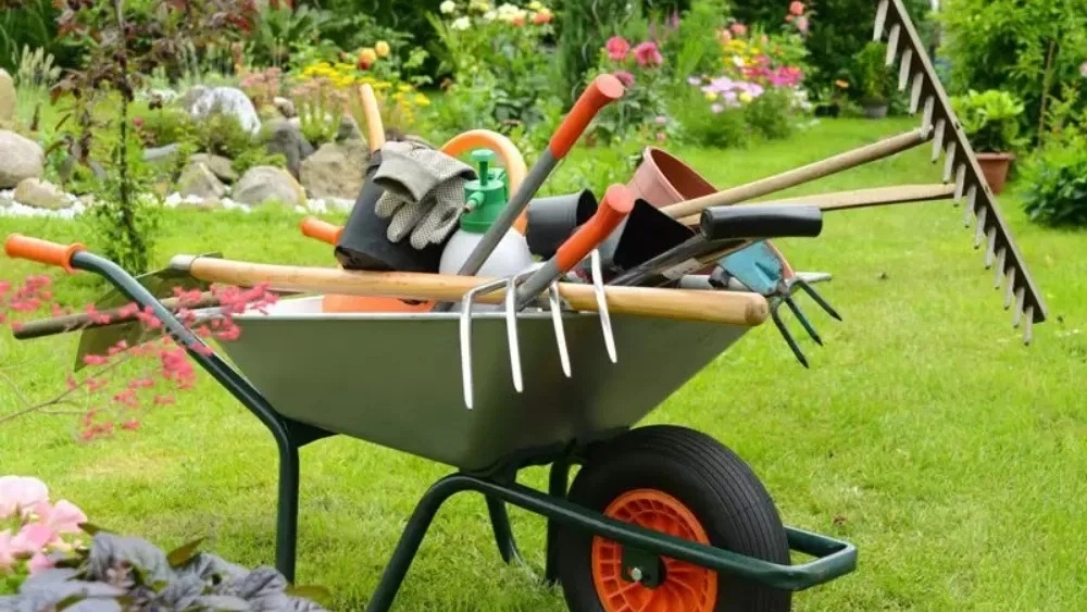 Military construction industry, production and distribution of agricultural and horticultural industrial tools in Tabriz