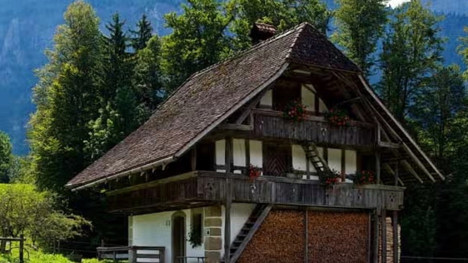 Mehdipur welding, execution of metal frame structures and Swiss hut in Rasht