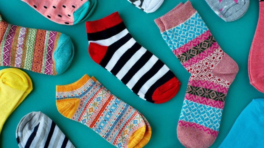 Foot Po, sales and distribution of all kinds of socks for women, men and children in Birjand