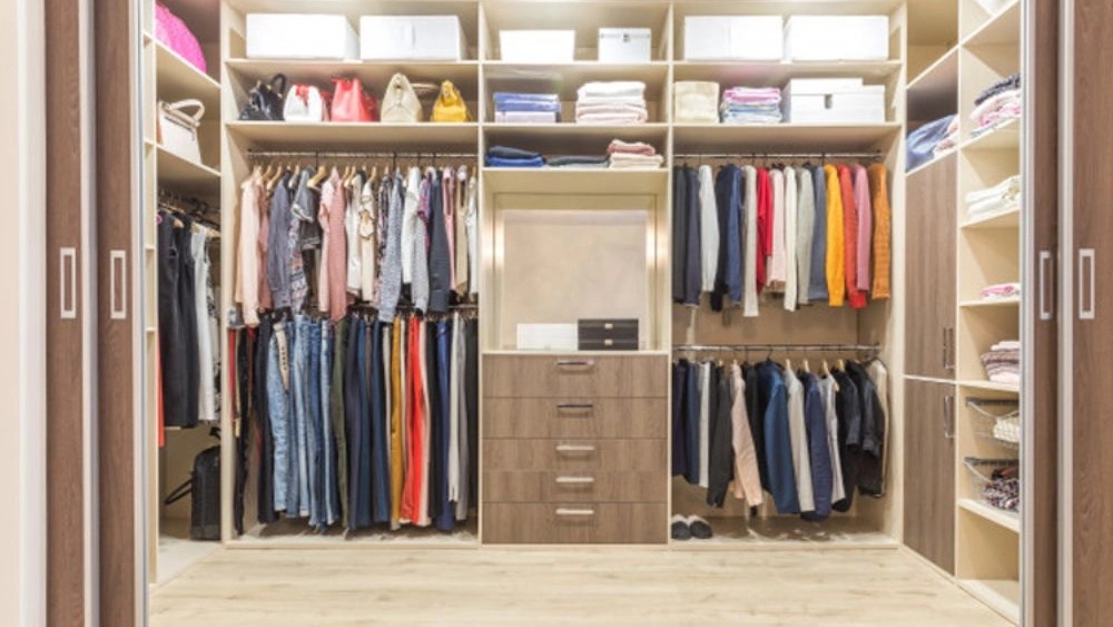 Ordering wardrobes, cabinets and beds for Isfahan homes