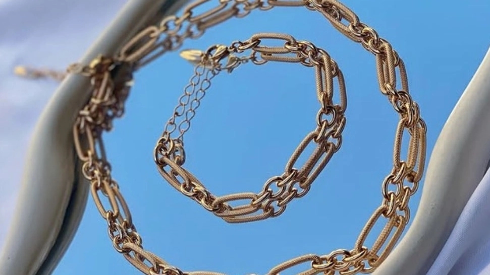 Rosela Accessories, selling all kinds of rhinestones and ornaments in Tabriz