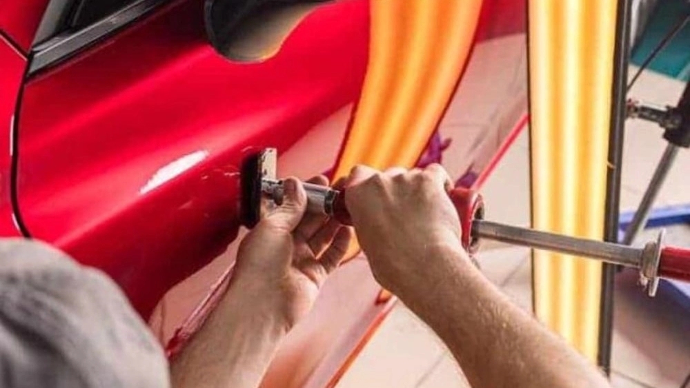 Arash smoothing, colorless painting of the car in the middle