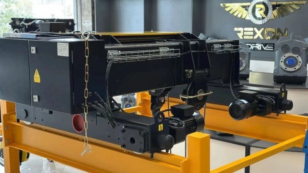 Electro Padra, manufacture and sale of chain winch gantry overhead crane in Tehran