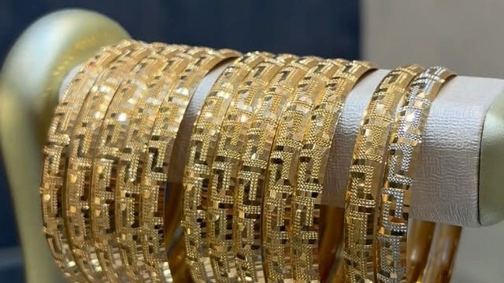 Shalilian Gold Gallery, selling all kinds of melted coins and bangles in Khuzestan