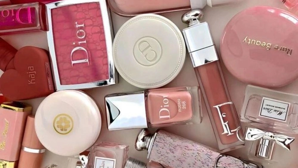 Sky Beauty Gallery, selling cosmetics in Rasht