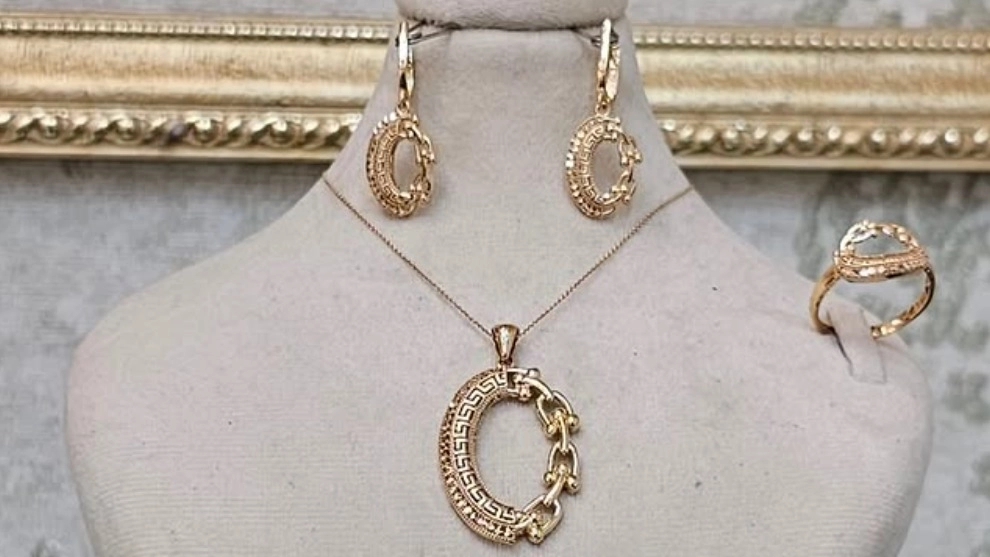 Talai Fatuhi, sale of all kinds of gold and jewelry in Rasht