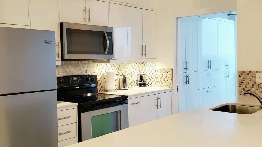 Custom Cabinets vs. Stock: Which is Right for You?