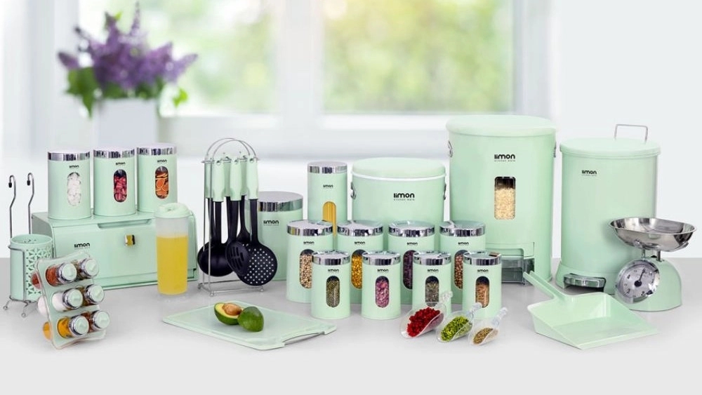 50 Tomans Firouzi store, selling all kinds of Plasco kitchen appliances in Parsabad