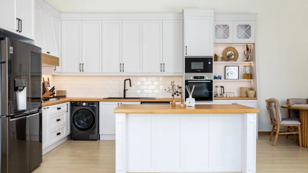 Cabinet cutting, carpentry workshop and repairs of cabinets, wardrobes, desks and decor in Kish