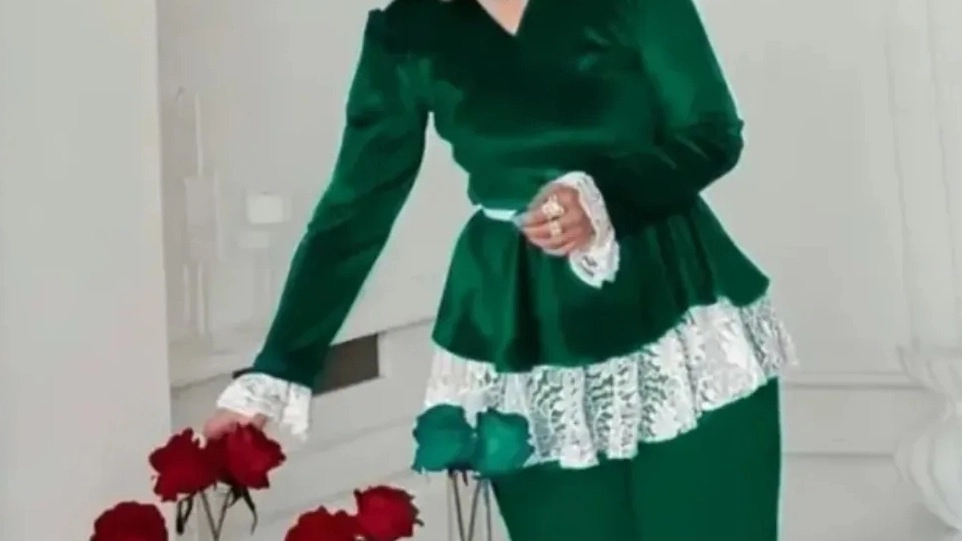 Online Shop Seven, selling mantles, shawls and dresses in the style of West Azerbaijan