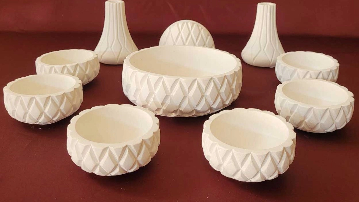 Parse Nayeri, production and sale of silicone molds and art supplies in Shiraz
