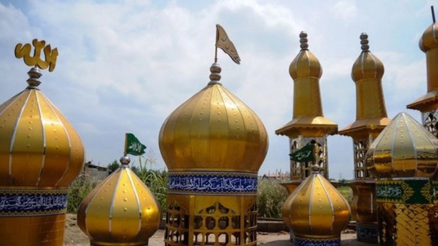 Asadi and Sultani dome and garland making in Ahvaz