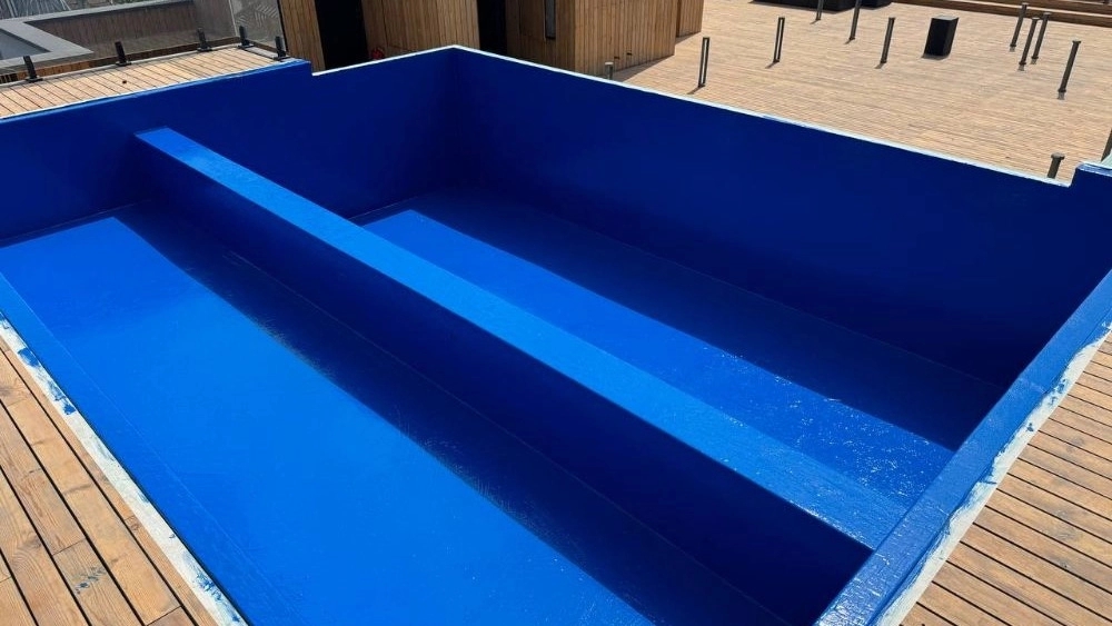 Sazeh Gostar Insulation Company, implementation of fiberglass insulation and pool sealing in Mazandaran