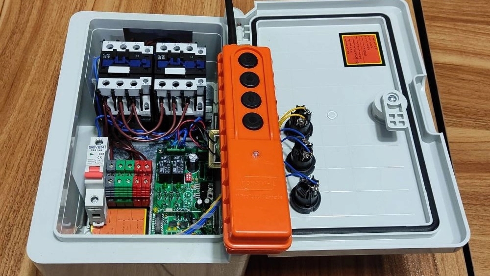 Bashiri Electronic Industries, production and sale of remote control for construction lift in Tehran