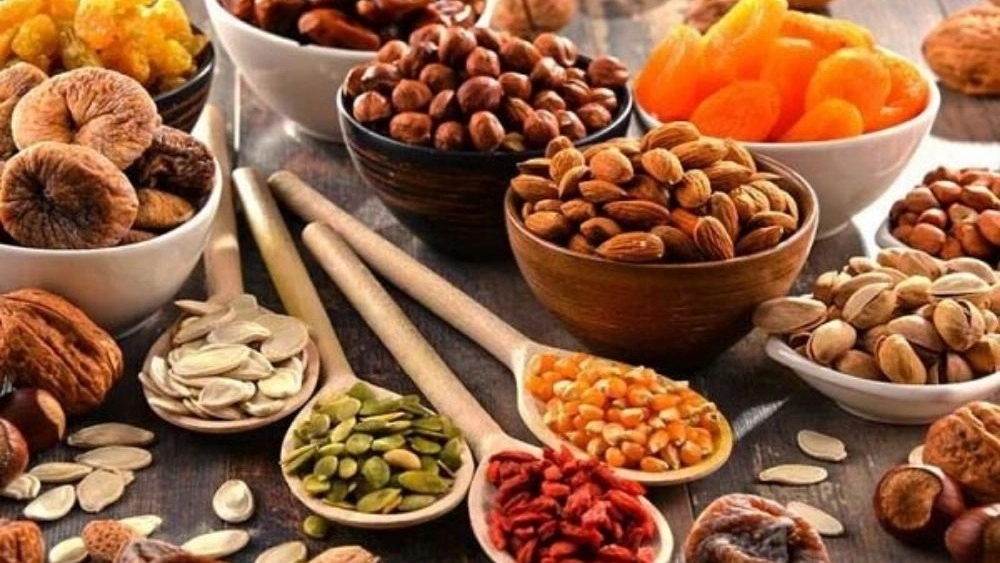 Arta Beldaji dried fruits store, selling all kinds of nuts and dried fruits in Chaharmahal and Bakhtiari