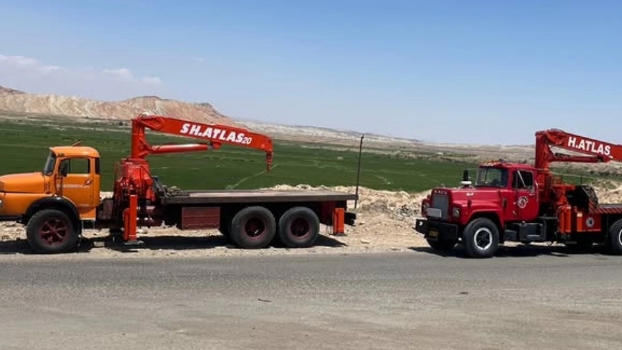 Sohrab heavy crane, moving and installing industrial equipment in Tabriz