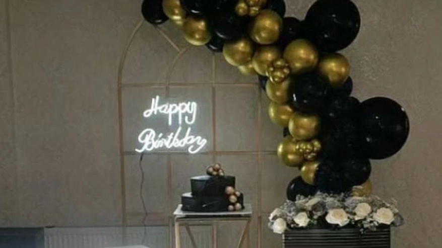 Sahar birthday theme, training and performing flower arranging and balloon arranging services in Karaj