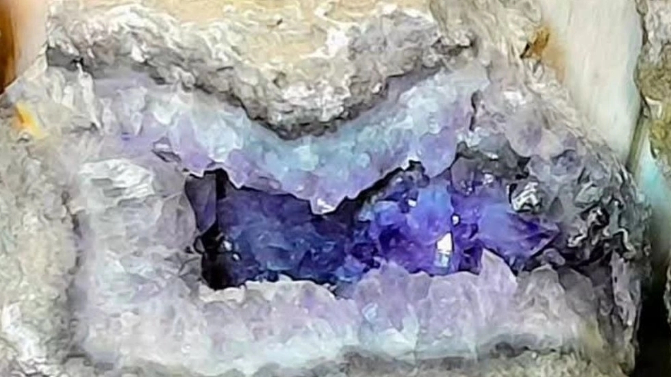 Soban Gallery, buying and selling all kinds of Mansouri ornamental stones in Isfahan