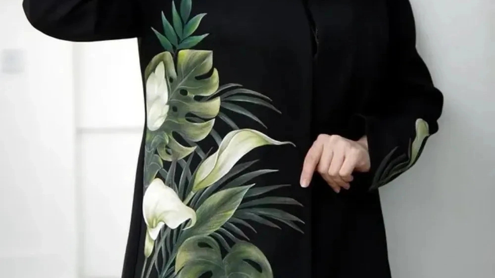 Abed embroidery, design and painting on bags, shoes and clothes in Tabriz